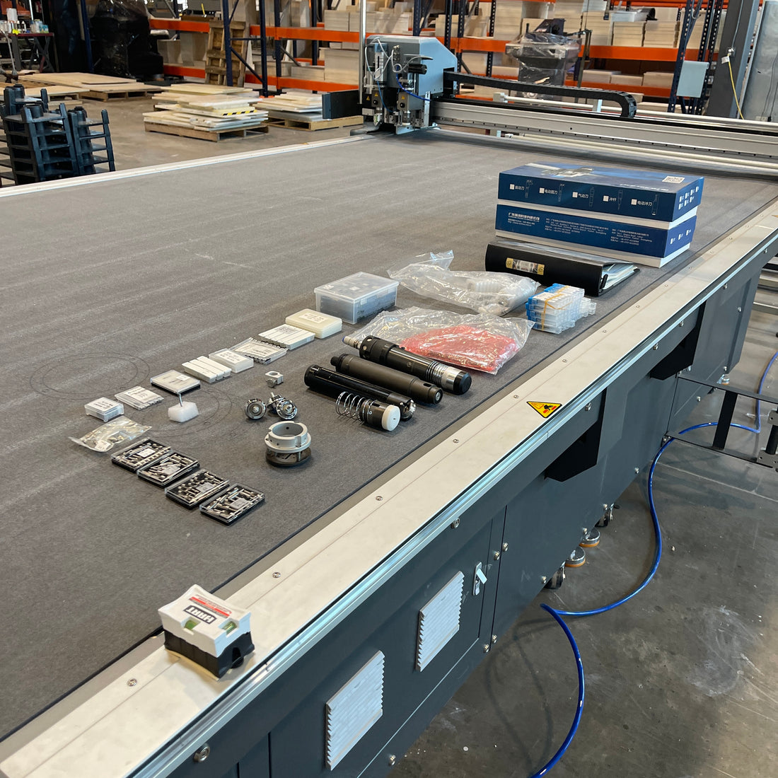 50% OFF Used Research Machine: RUIZHOU Oscillating Knife Cutting Table