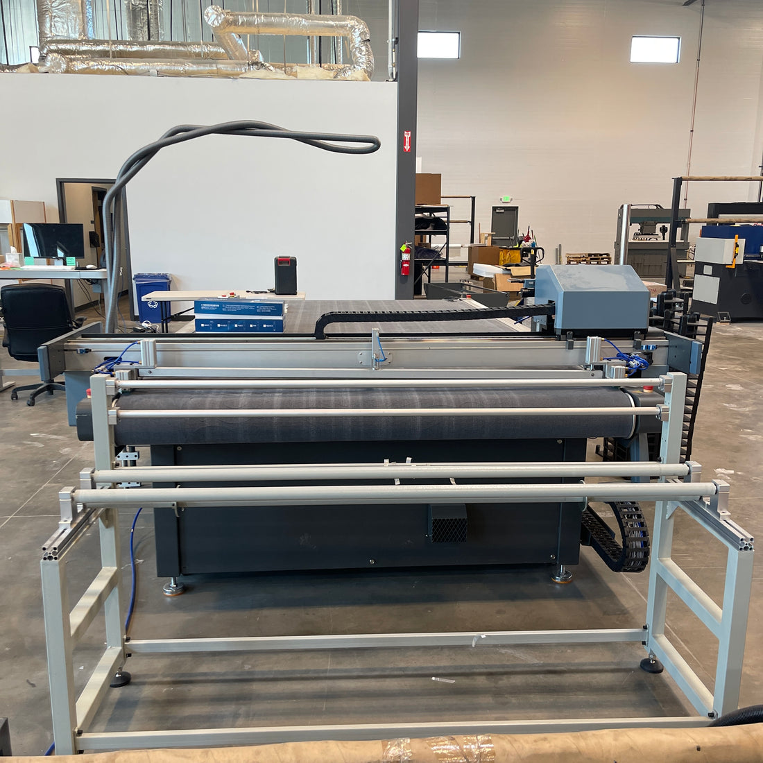 50% OFF Used Research Machine: RUIZHOU Oscillating Knife Cutting Table