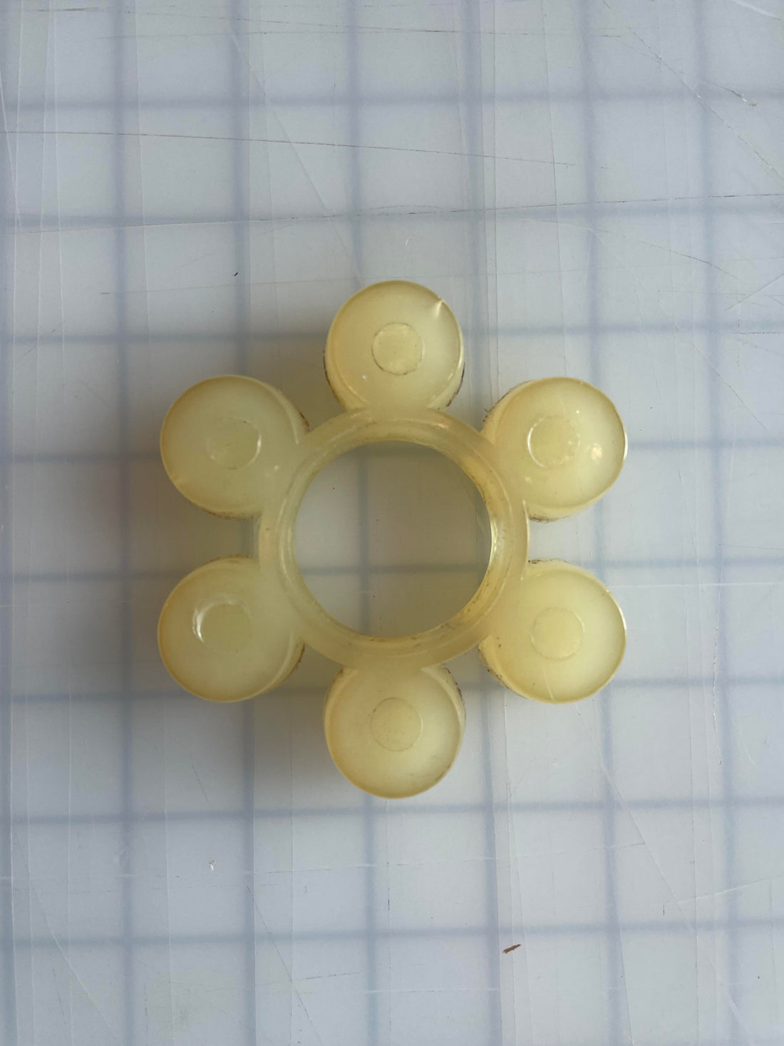 Coupling Plum Blossom Cushion Elastomer / 6-Tooth / 2.08" Diameter / High Strength Polyurethane / Shore A 85 / High Temperature / White/Green