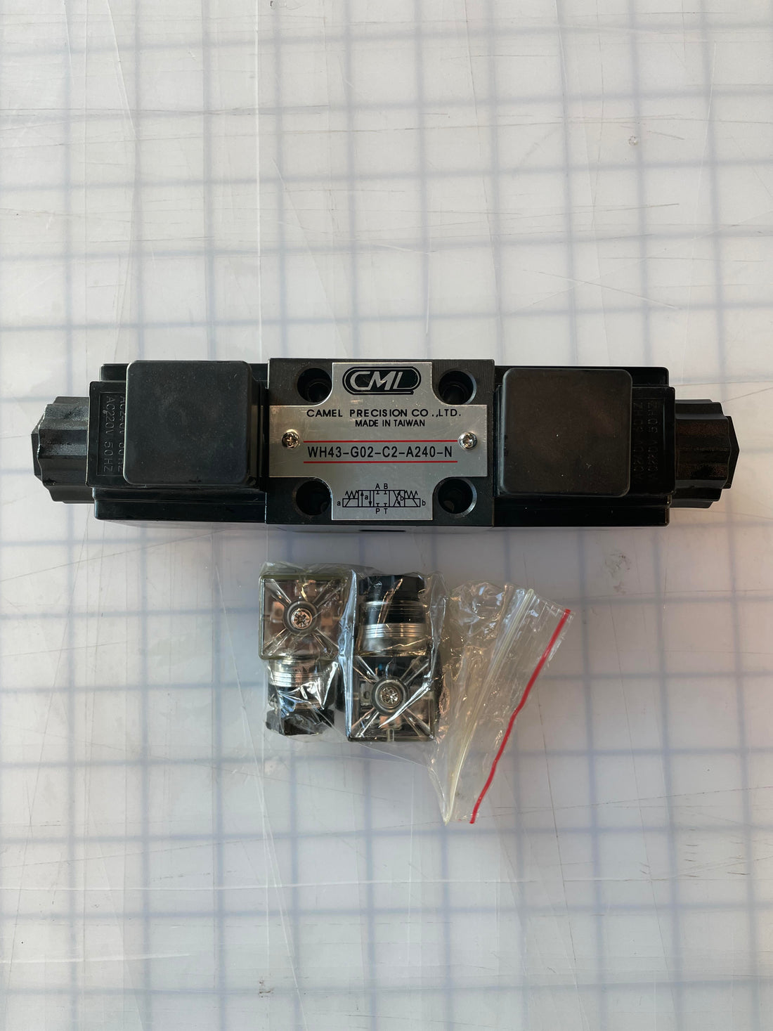 CML solenoid directional valve / WH43-G02-C2-A240N / 4 Ways 3-Positions / DIN Connector / High Flow