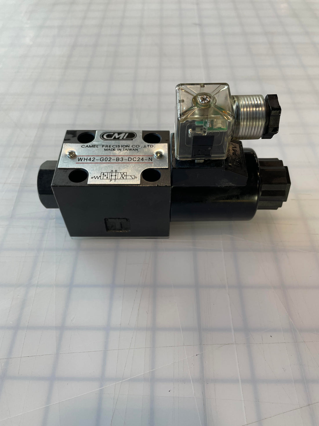CML solenoid directional valve / WH42-G02-B3-DC24N / 4 Ways 2-Positions / DIN Connector